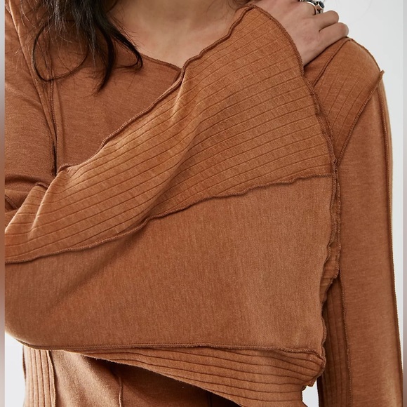NWOTS FREE PEOPLE FLARED SLEEVE TEE (XL) - Picture 4 of 13
